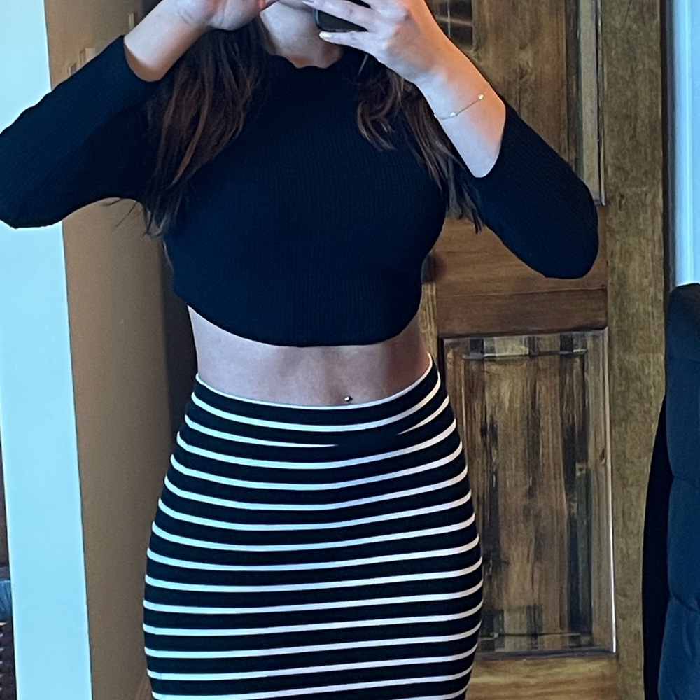Striped black/white mini skirt